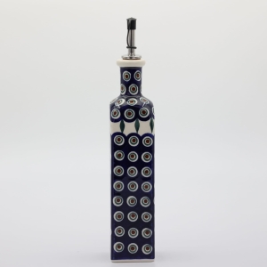 Olive oil bottle with pourer square (A544 D43)          